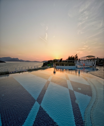 https://www.gezdirenfirsatlar.com/img/350x424/upload/urun/20211206-192429-1638807869-1825049289.png